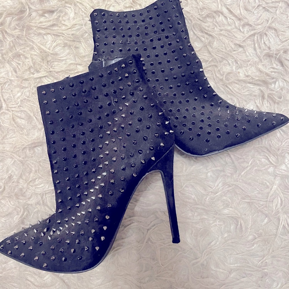 Black Steve Madden Heels